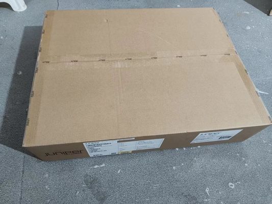 QFX5120-32C-AFO企業スイッチ32x100G 1U AC左舷の取入口およびPSUの側面の排気
